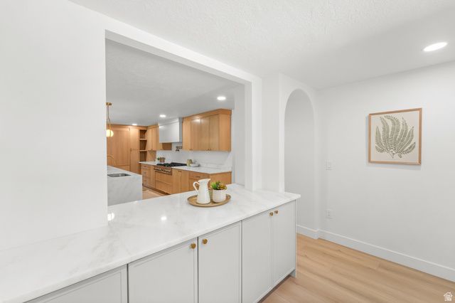 2096 E LINDEN CIR, Holladay, UT 84121