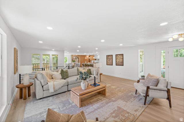 2096 E LINDEN CIR, Holladay, UT 84121