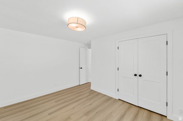 2096 E LINDEN CIR, Holladay, UT 84121