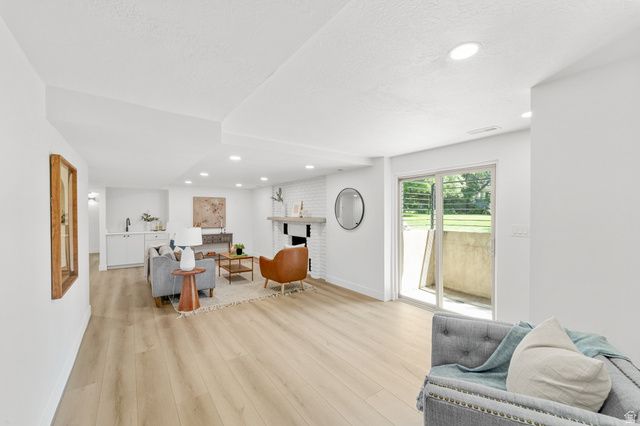 2096 E LINDEN CIR, Holladay, UT 84121