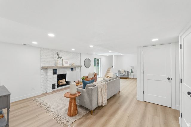 2096 E LINDEN CIR, Holladay, UT 84121