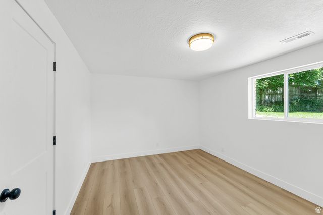 2096 E LINDEN CIR, Holladay, UT 84121