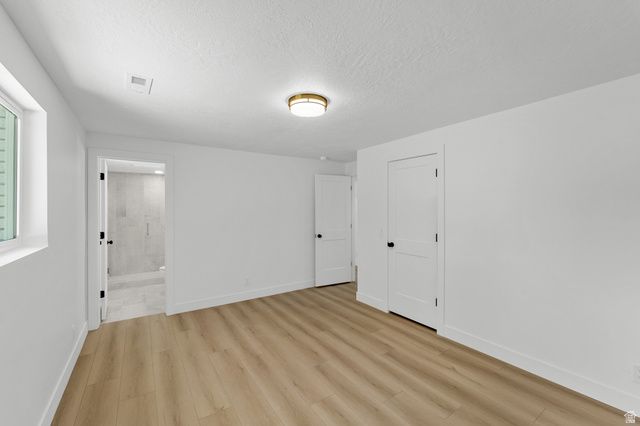 2096 E LINDEN CIR, Holladay, UT 84121