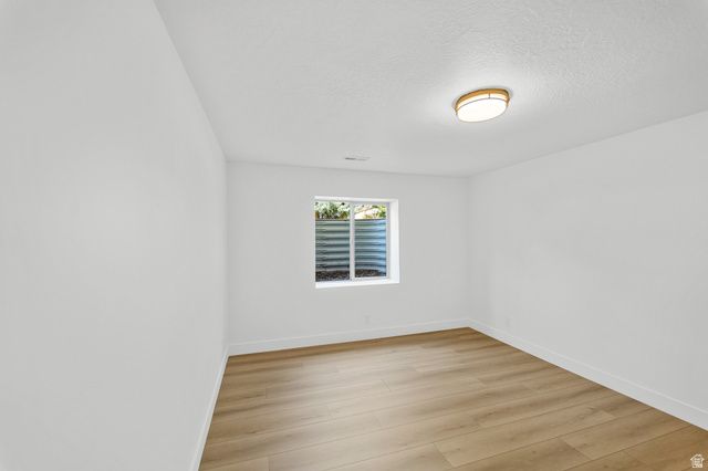 2096 E LINDEN CIR, Holladay, UT 84121