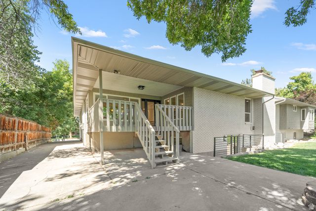 2096 E LINDEN CIR, Holladay, UT 84121