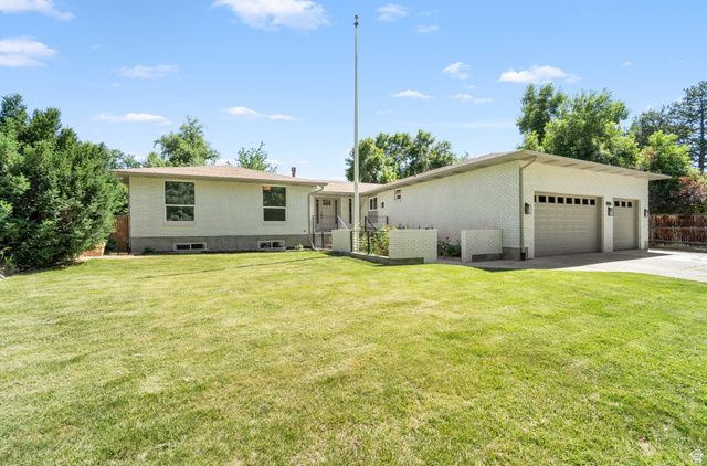2096 E LINDEN CIR, Holladay, UT 84121
