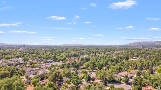 2096 E LINDEN CIR, Holladay, UT 84121