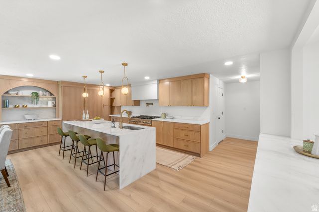 2096 E LINDEN CIR, Holladay, UT 84121