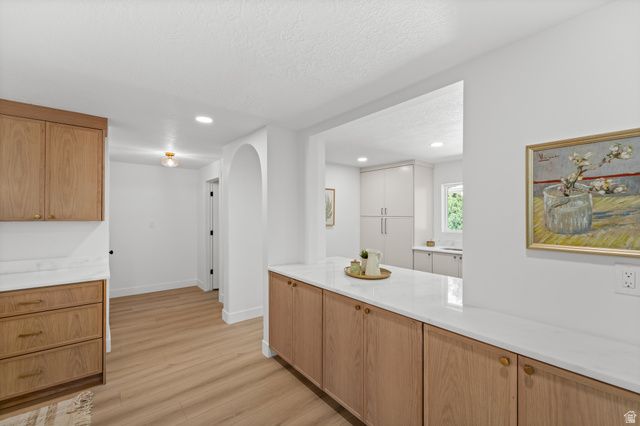 2096 E LINDEN CIR, Holladay, UT 84121