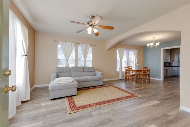 305 W Avenue Avenue E, Garland, TX 75040