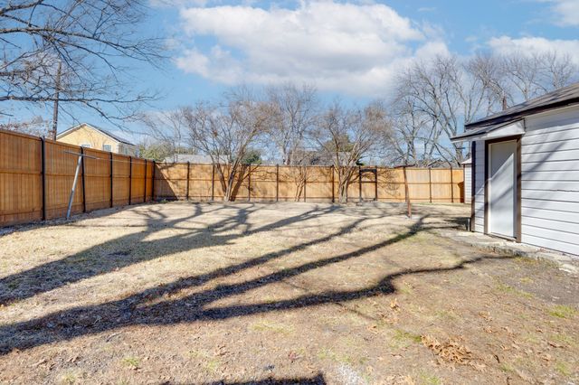 305 W Avenue Avenue E, Garland, TX 75040