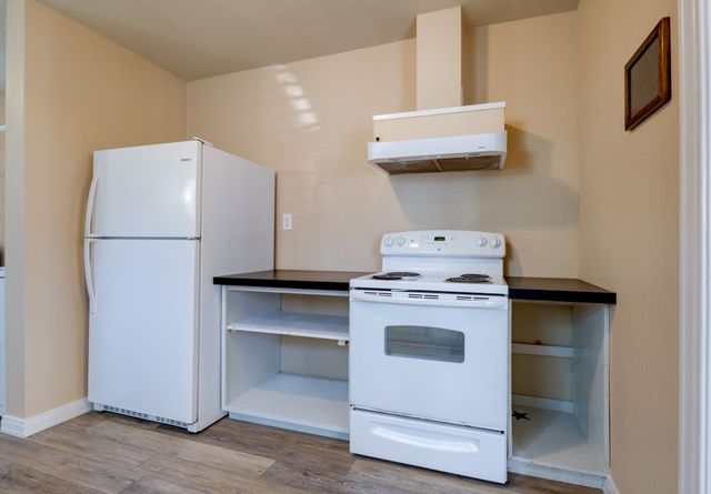 305 W Avenue Avenue E, Garland, TX 75040