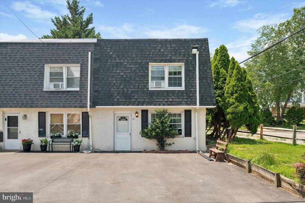 27 BOBBIN MILL RD, Media, PA 19063