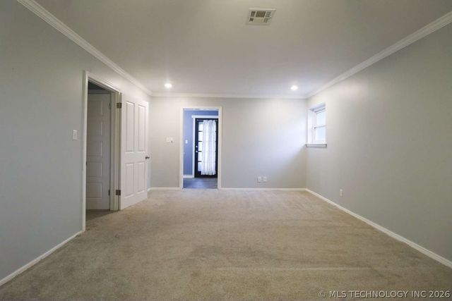 9527 E 34th Street, Tulsa, OK 74145