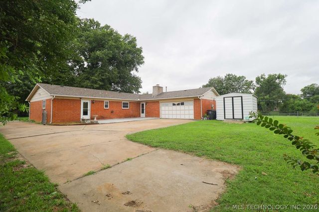 9527 E 34th Street, Tulsa, OK 74145