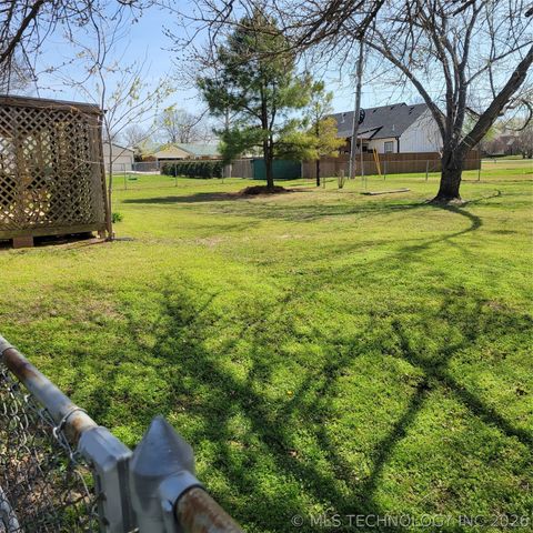 26064 E 731 Road, Wagoner, OK 74467