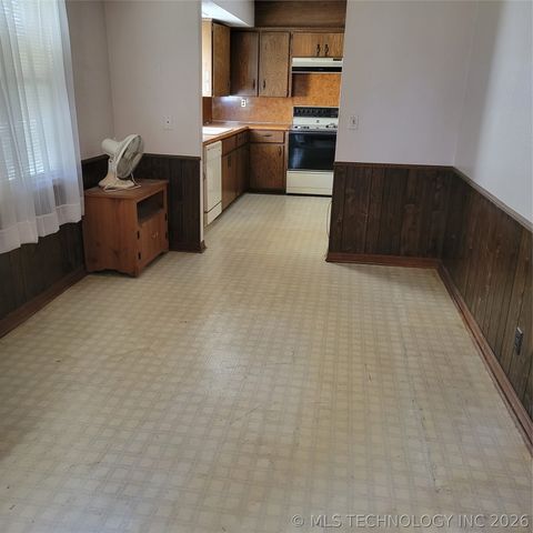 26064 E 731 Road, Wagoner, OK 74467