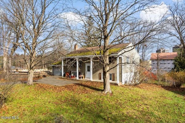 42 Seward Street, Saratoga Springs, NY 12866