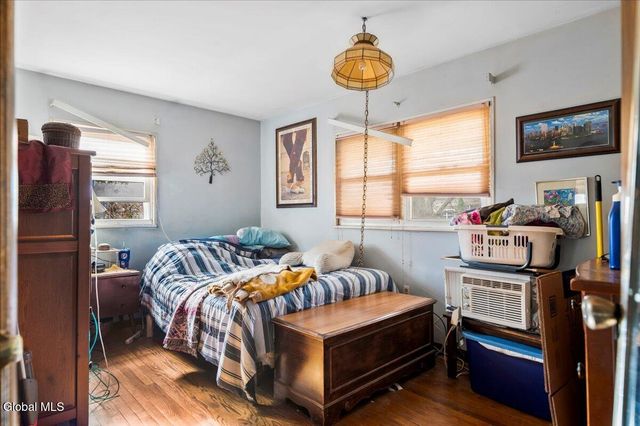 42 Seward Street, Saratoga Springs, NY 12866