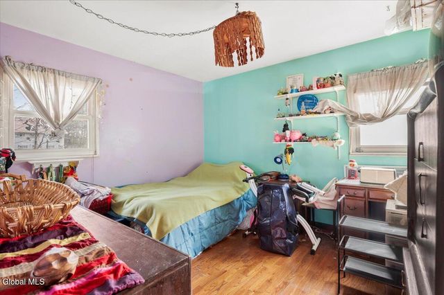 42 Seward Street, Saratoga Springs, NY 12866