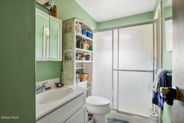 42 Seward Street, Saratoga Springs, NY 12866