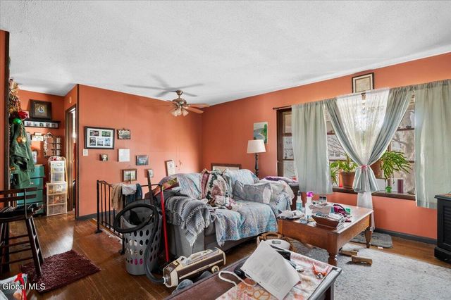 42 Seward Street, Saratoga Springs, NY 12866