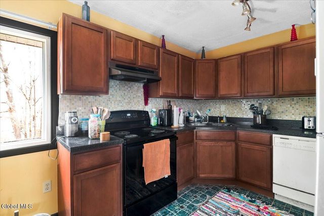 42 Seward Street, Saratoga Springs, NY 12866