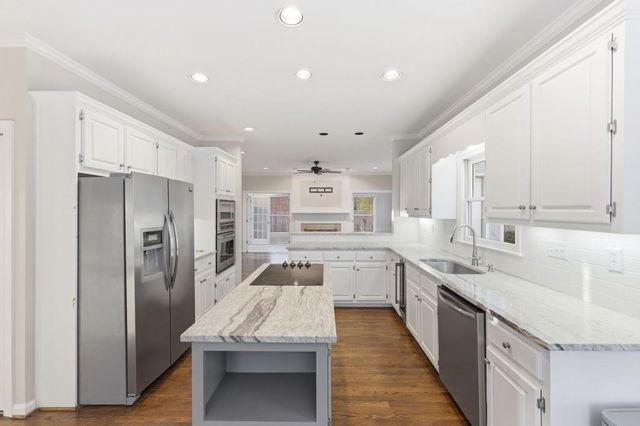 711 Chattahoochee Place, Gainesville, GA 30506