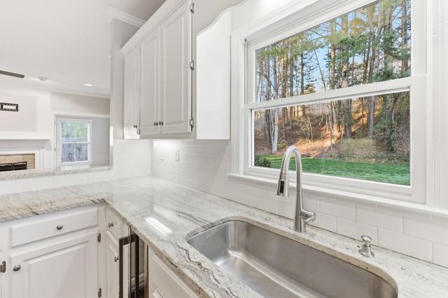 711 Chattahoochee Place, Gainesville, GA 30506