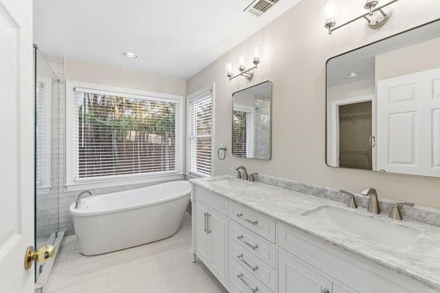 711 Chattahoochee Place, Gainesville, GA 30506