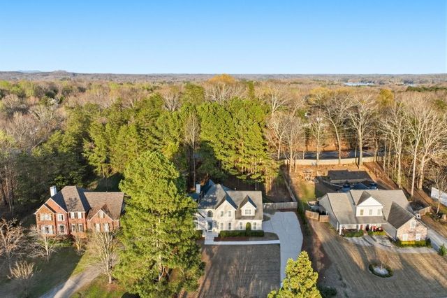 711 Chattahoochee Place, Gainesville, GA 30506