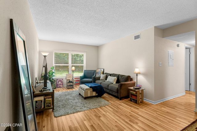 872 Deer Wood Lane, Chipley, FL 32428