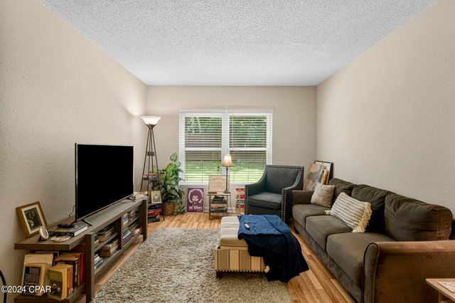 872 Deer Wood Lane, Chipley, FL 32428