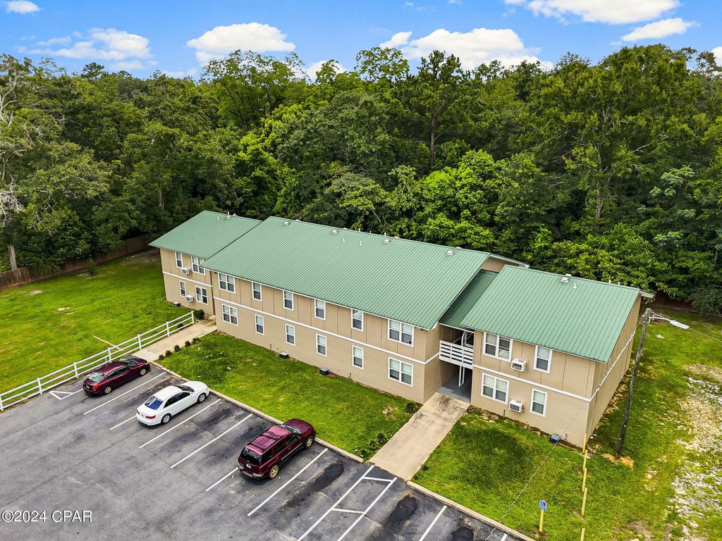 872 Deer Wood Lane, Chipley, FL 32428