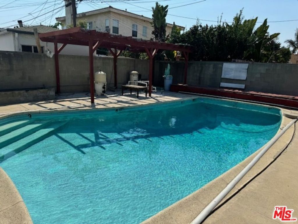 2201 S Ridgeley Drive, Los Angeles, CA 90016 — photo 3