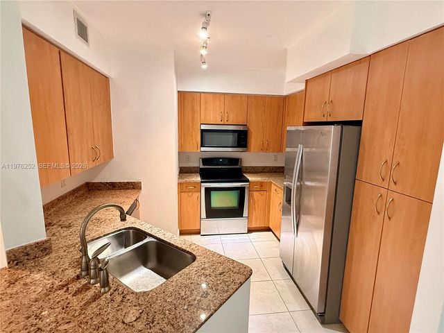 1830 Radius Dr 817, Hollywood, FL 33020