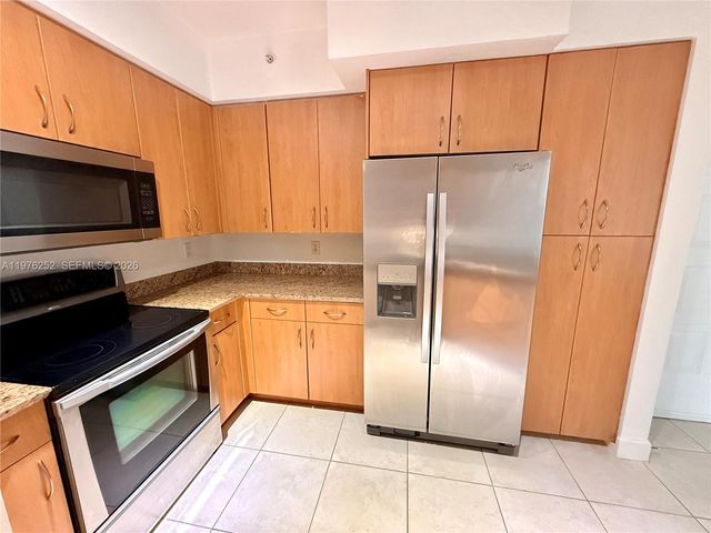 1830 Radius Dr 817, Hollywood, FL 33020