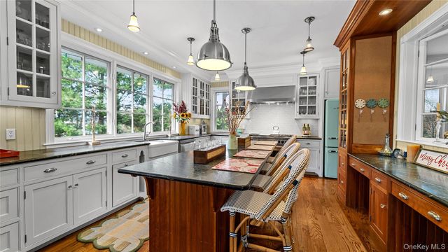 1055 Bridge Pointe Lane, Yorktown Heights, NY 10598