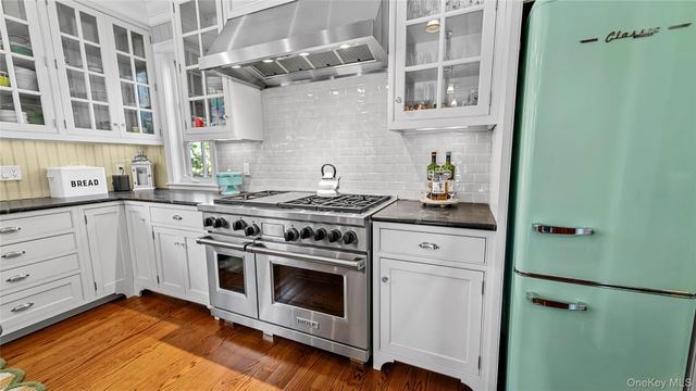 1055 Bridge Pointe Lane, Yorktown Heights, NY 10598