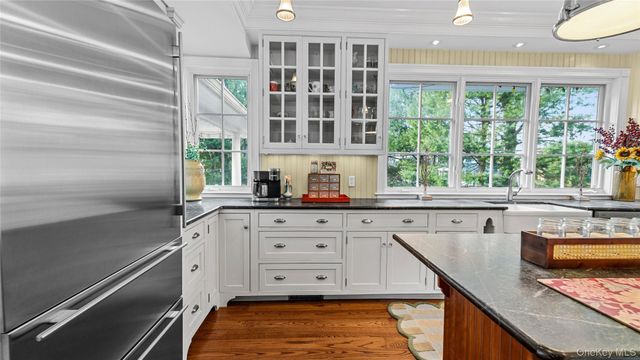 1055 Bridge Pointe Lane, Yorktown Heights, NY 10598