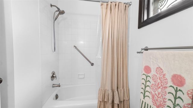 1055 Bridge Pointe Lane, Yorktown Heights, NY 10598