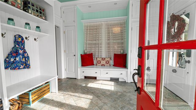 1055 Bridge Pointe Lane, Yorktown Heights, NY 10598