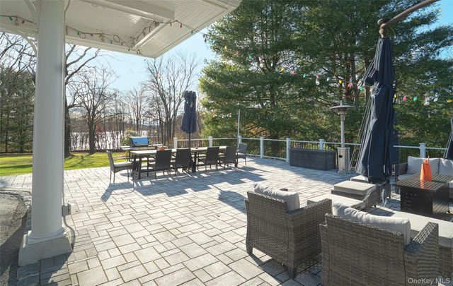 1055 Bridge Pointe Lane, Yorktown Heights, NY 10598