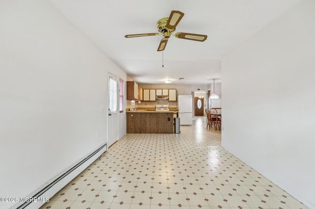 28 W Kinkora Court W, Toms River, NJ 08757