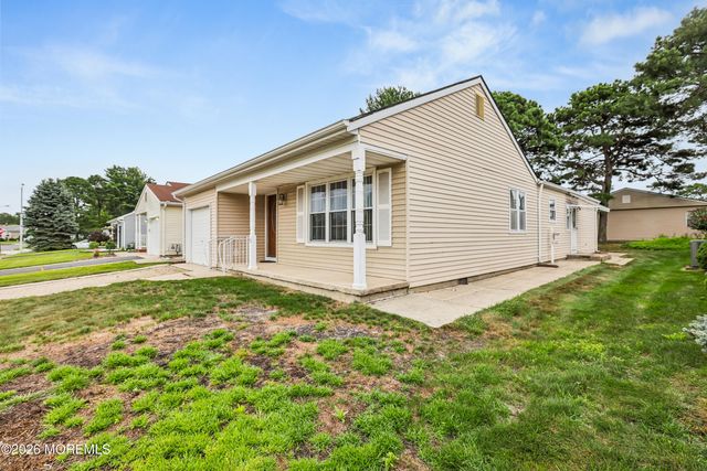 28 W Kinkora Court W, Toms River, NJ 08757