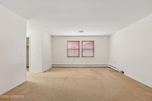 28 W Kinkora Court W, Toms River, NJ 08757