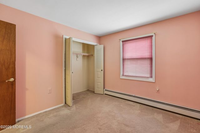 28 W Kinkora Court W, Toms River, NJ 08757
