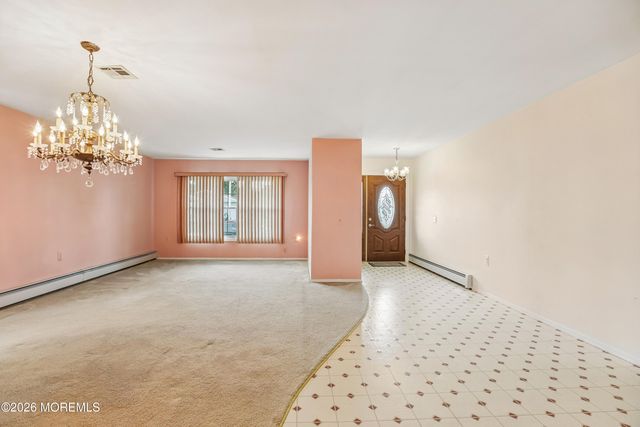 28 W Kinkora Court W, Toms River, NJ 08757