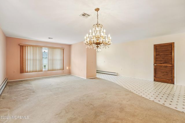 28 W Kinkora Court W, Toms River, NJ 08757