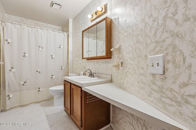 28 W Kinkora Court W, Toms River, NJ 08757